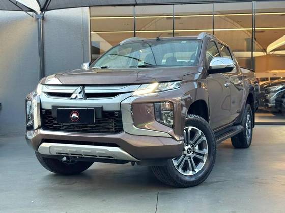 MITSUBISHI L200 TRITON 2.4 16V TURBO DIESEL SPORT HPE-S CD 4P 4X4 AUTOMÁTICO